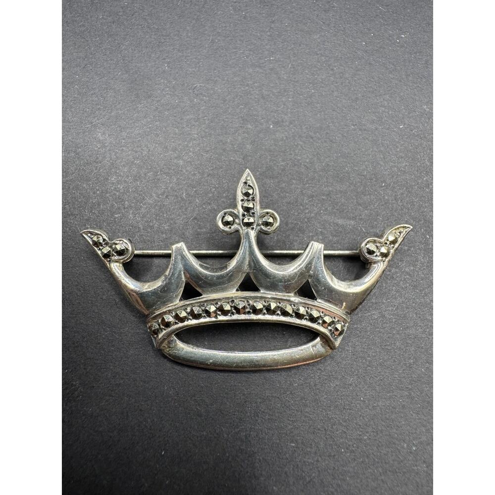 Vintage BK Signed Sterling Silver 925 with Marcasite Crown Brooch Pin